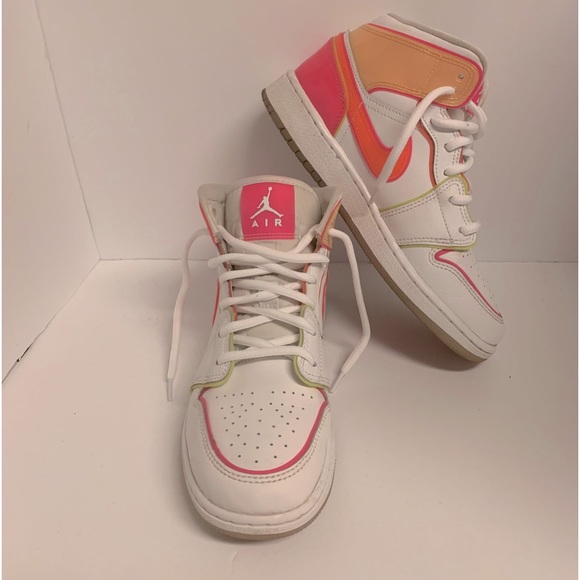 air jordan 1 edge glow